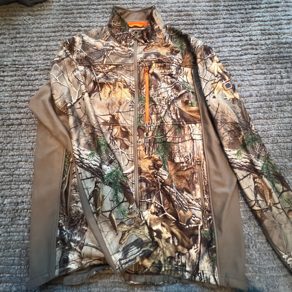 Men’s camo hunting jacket